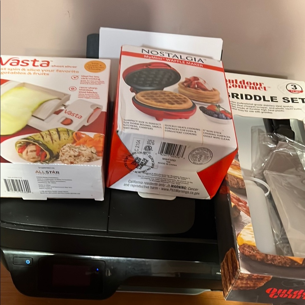 Nostalgia MyMini Waffle Maker - Red + Vasta Sheet Set